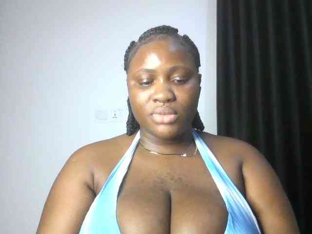 Hotchocolatee191 webcam
