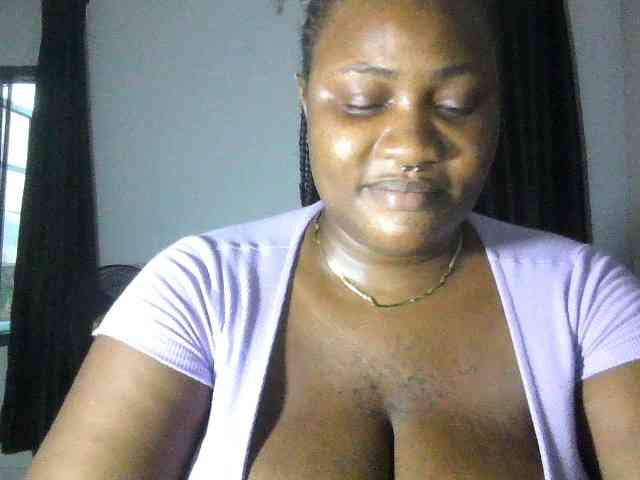 Hotchocolatee191 webcam