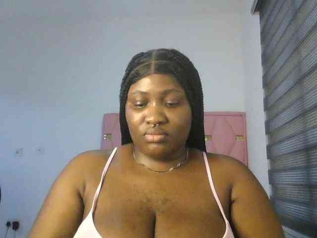Hotchocolatee191 webcam