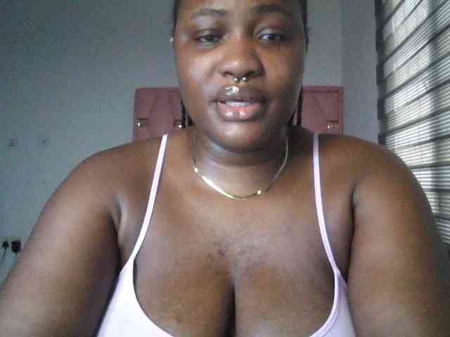 Hotchocolatee191 webcam