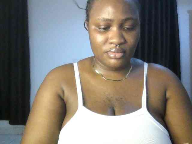 Hotchocolatee191 webcam