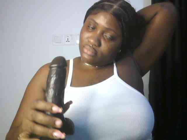 Hotchocolatee191 webcam