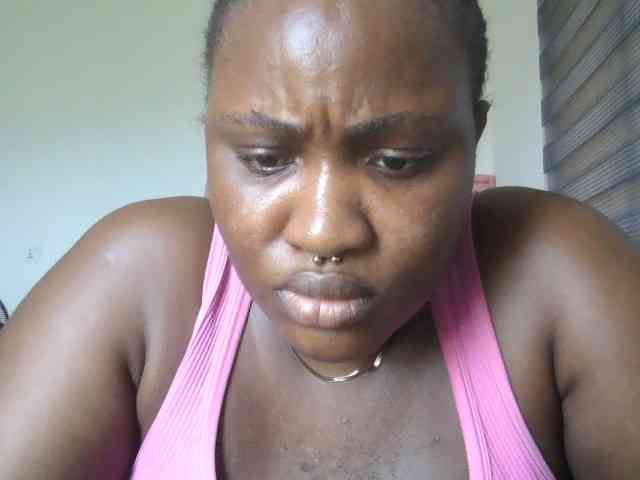 Hotchocolatee191 webcam