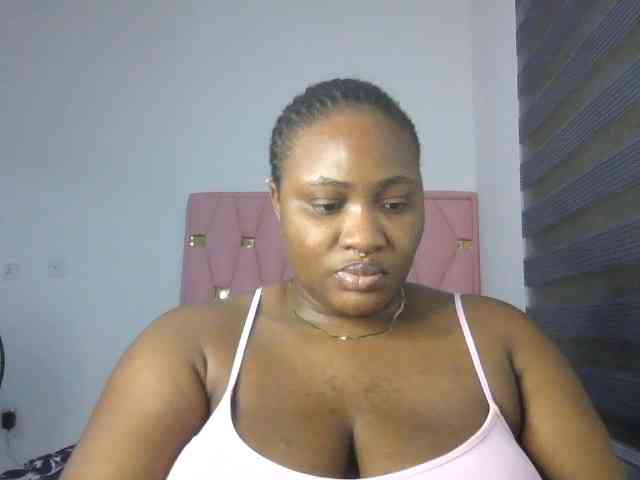 Hotchocolatee191 webcam