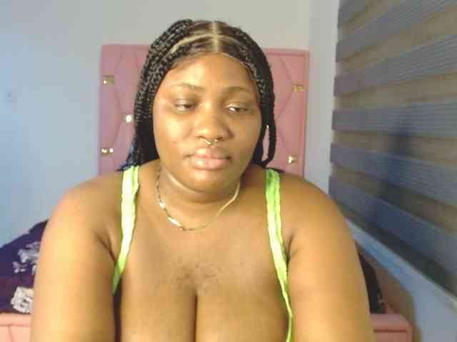 Hotchocolatee191 webcam