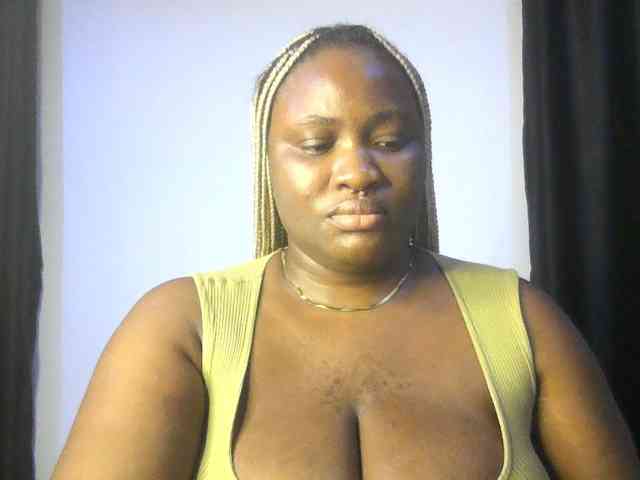 Hotchocolatee191 webcam