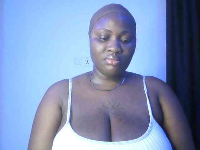 Hotchocolatee191 webcam