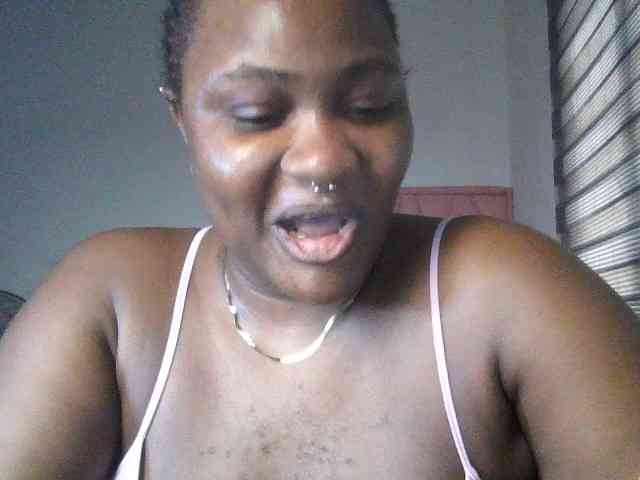 Hotchocolatee191 webcam