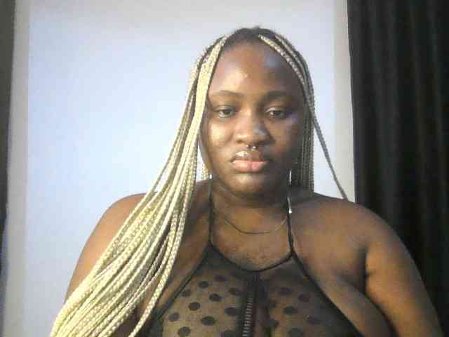 Hotchocolatee191 webcam