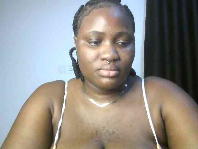 Hotchocolatee191 webcam