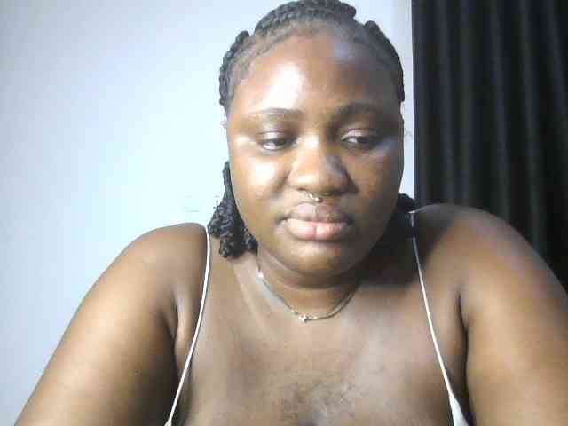 Hotchocolatee191 webcam