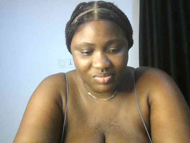 Hotchocolatee191 webcam