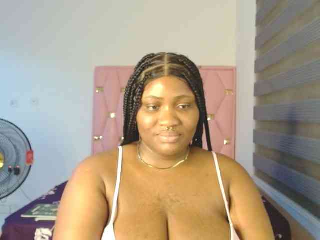 Hotchocolatee191 webcam