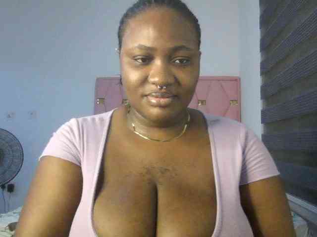 Hotchocolatee191 webcam