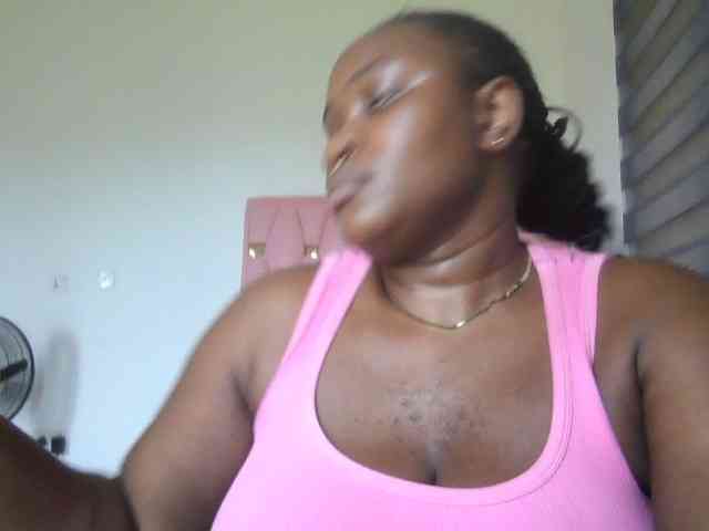 Hotchocolatee191 webcam