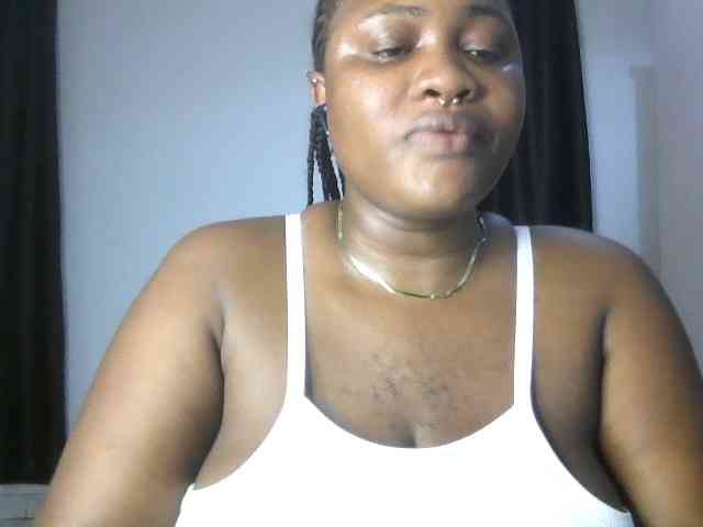 Hotchocolatee191 webcam