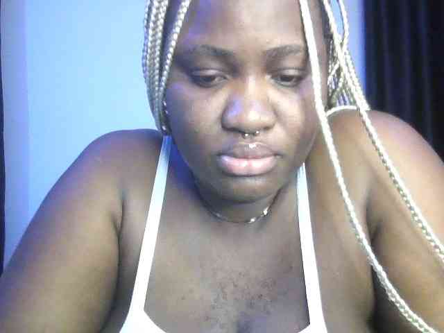 Hotchocolatee191 webcam