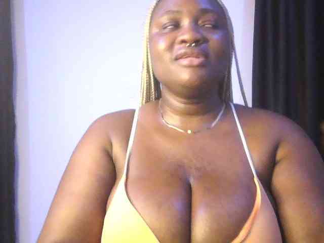 Hotchocolatee191 webcam