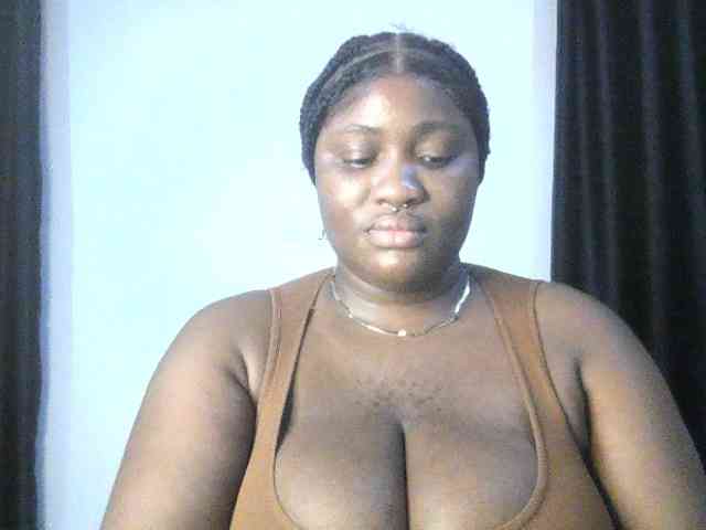Hotchocolatee191 webcam