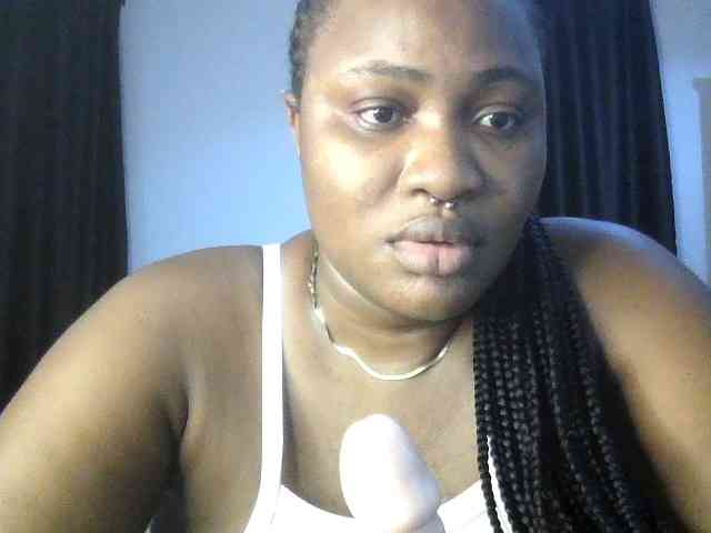 Hotchocolatee191 webcam