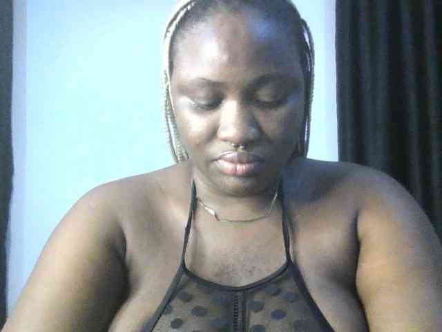 Hotchocolatee191 webcam