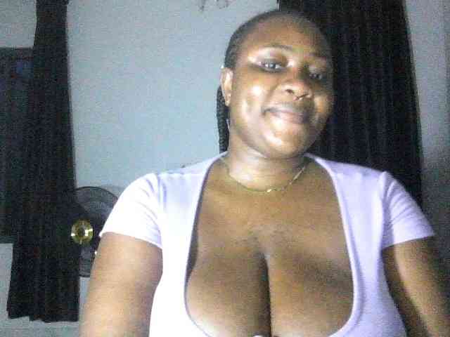 Hotchocolatee191 webcam