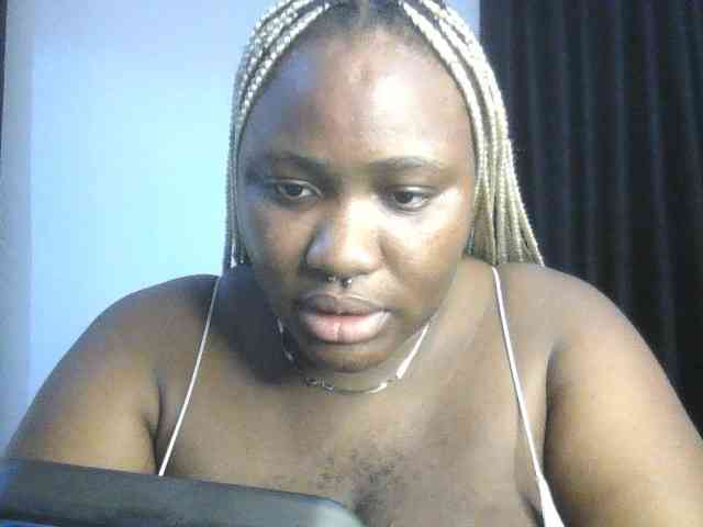 Hotchocolatee191 webcam