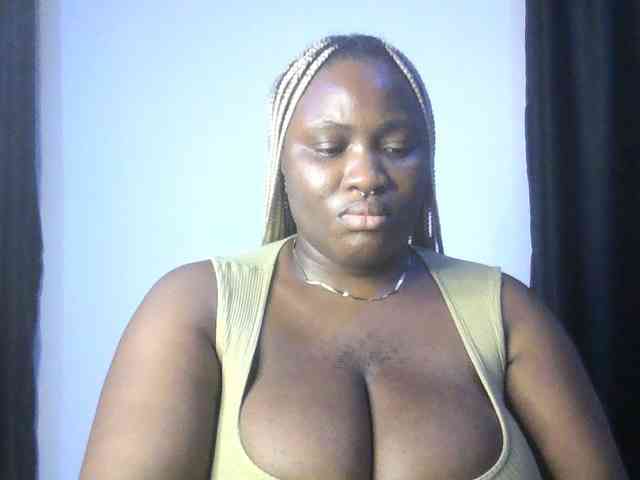 Hotchocolatee191 webcam