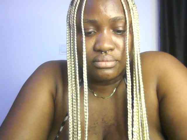 Hotchocolatee191 webcam