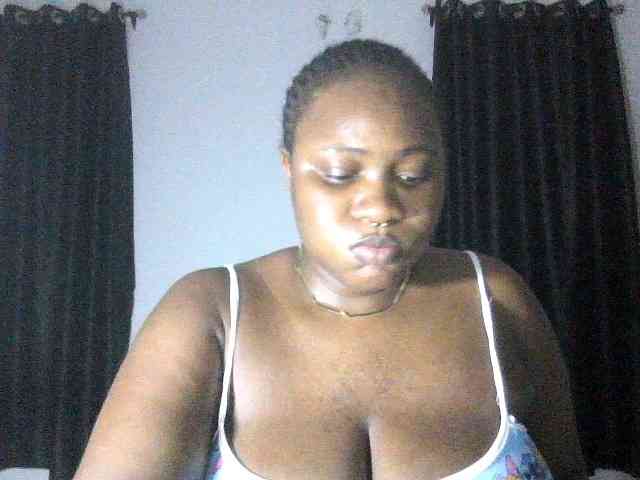 Hotchocolatee191 webcam