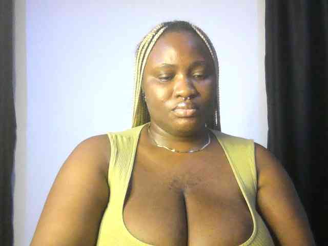 Hotchocolatee191 webcam