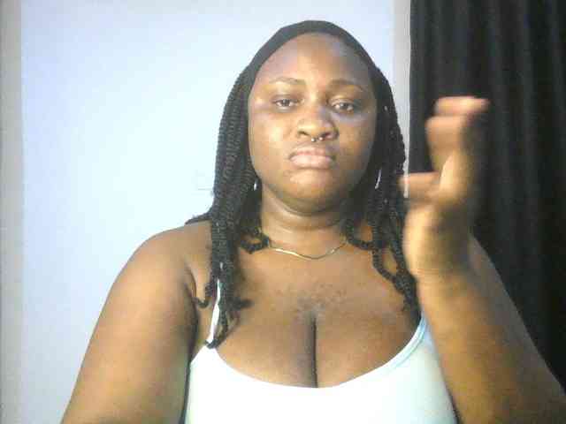 Hotchocolatee191 webcam