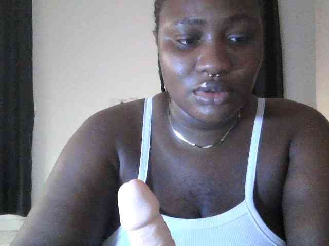 Hotchocolatee191 webcam