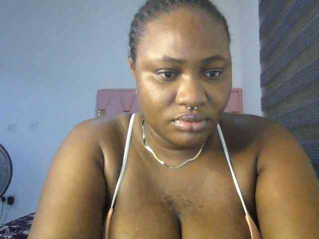 Hotchocolatee191 webcam