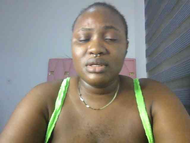 Hotchocolatee191 webcam