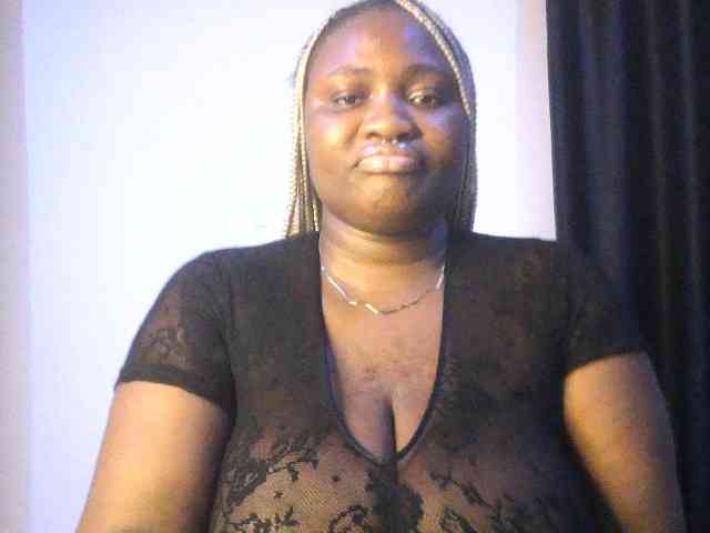 Hotchocolatee191 webcam