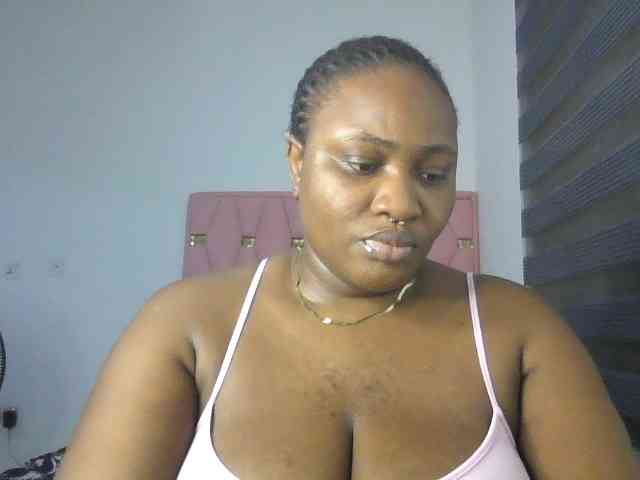 Hotchocolatee191 webcam