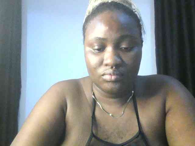 Hotchocolatee191 webcam