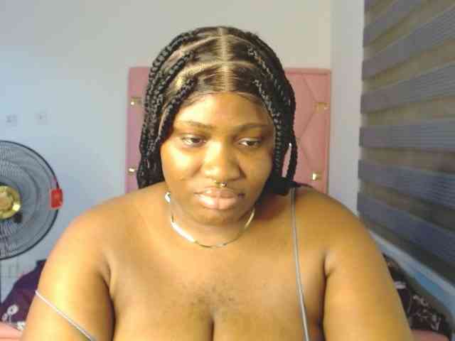Hotchocolatee191 webcam