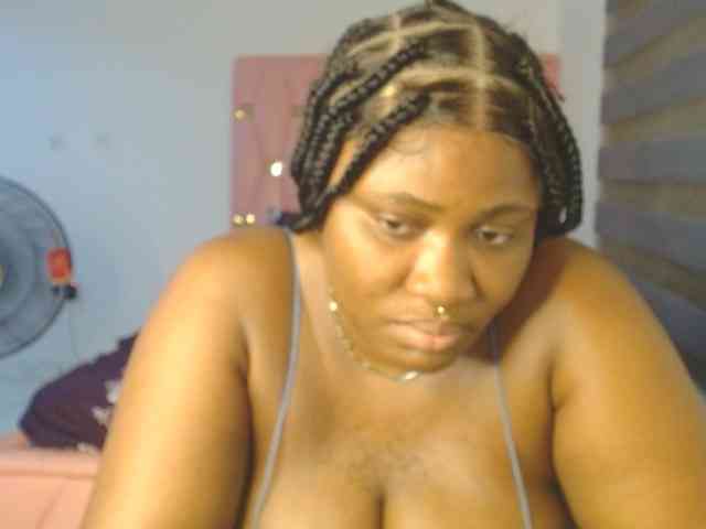 Hotchocolatee191 webcam