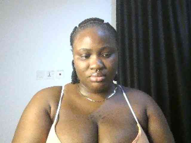 Hotchocolatee191 webcam