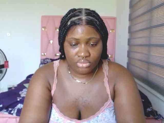 Hotchocolatee191 webcam
