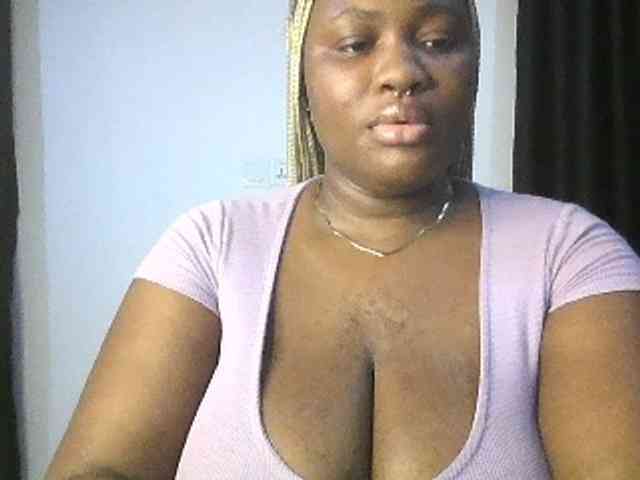 Hotchocolatee191 webcam