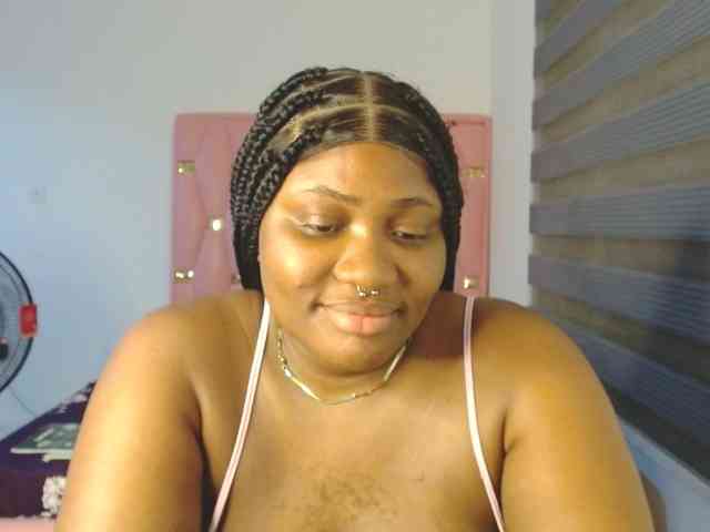 Hotchocolatee191 webcam