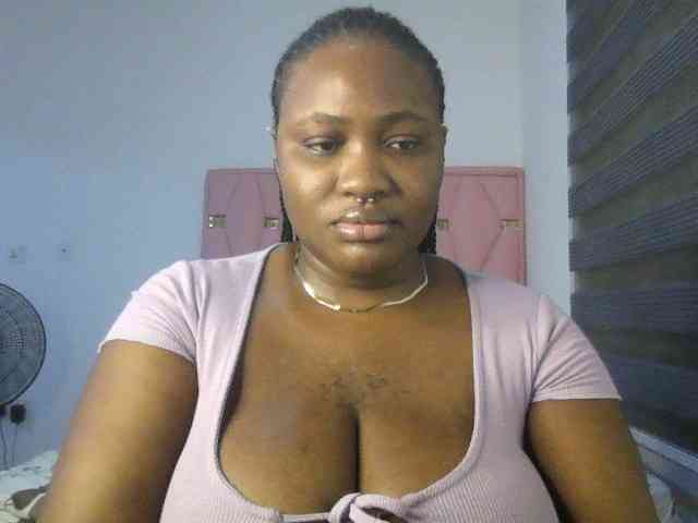 Hotchocolatee191 webcam