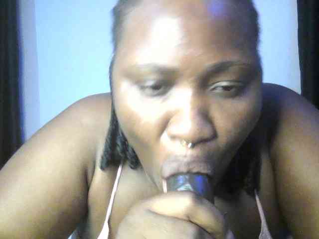 Hotchocolatee191 webcam