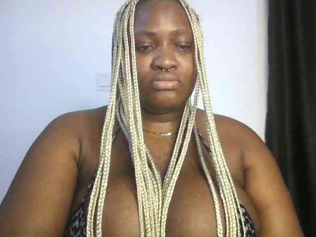 Hotchocolatee191 webcam