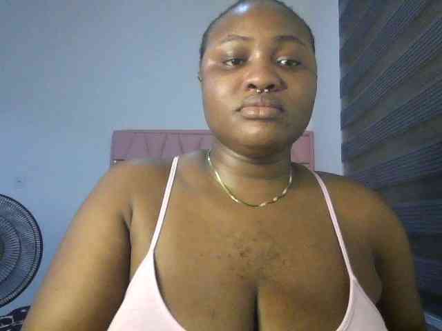 Hotchocolatee191 webcam