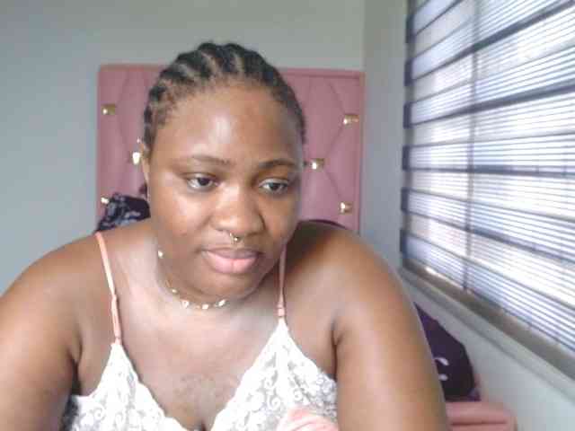 Hotchocolatee191 webcam