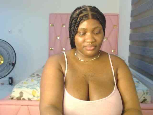 Hotchocolatee191 webcam